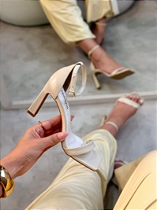 Sandalia Feminina Malu Off-White em couro legítimo