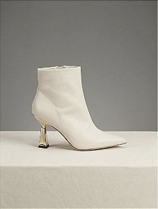 Bota Feminina Samanta Off-white com Salto dourado