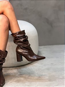 Bota Feminina Fran Slouch Marrom