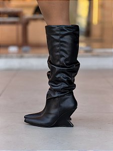 Bota Slouch Taylor Cano alto Preta