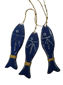 Pingente de Peixes em Madeira Azul