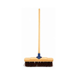 Vassoura Gari Piaçava 40cm com Cabo Madeira AMN