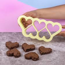 CORTADOR BROWNIE CORAÇÕES 6X6CM BLUESTAR