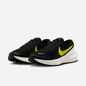 Nike Revolution 8