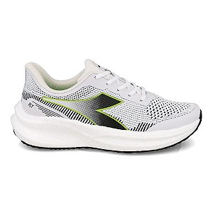 Diadora Fly
