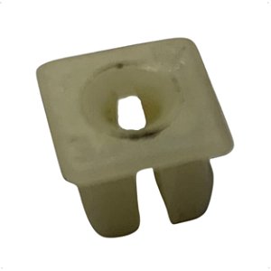 Bucha Fixação Trava Bochecha Defletor Lanterna Mascara Farol Caminhão VW Todos