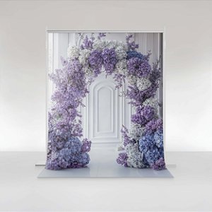Fundo Fotográfico em Tecido Sublimado Arco Floral Lilás com Boiserie