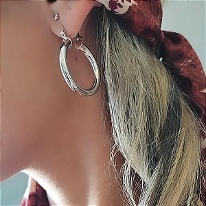 Argola Tubo G Banhado em Ródio Branco