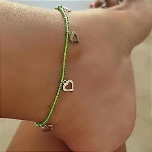 Tornozeleira Cristais Verde Berloque de Coração Banhada em Ródio Branco