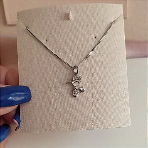 Colar Menino Com Zircônias Banhado em Ródio Branco