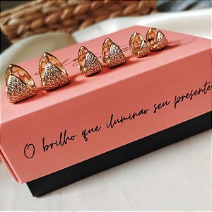 Trio de Brincos Triangular Cravejados Banho em Ouro 18K