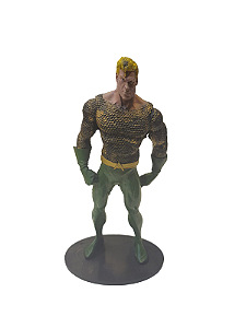 ESTATUETA AQUAMAN