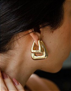 Argola Triângular Dourado P