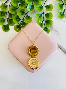 Colar Relicario Circulo Dourado