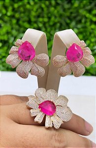 Conjunto Anel e Brinco Flor Cravejada Com Pedra Rosa