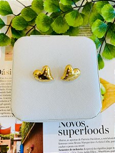 Brinco Coração Cravejado Dourado