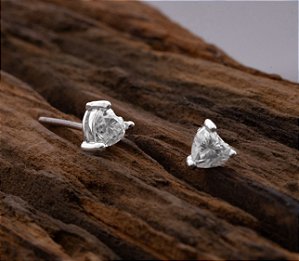 Brinco Coração Moissanite - Prata com Rodio