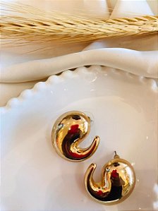 Brinco Virgula- Dourado