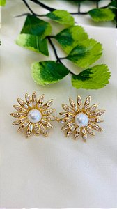 Brinco girassol cravejado com zirconia e perola