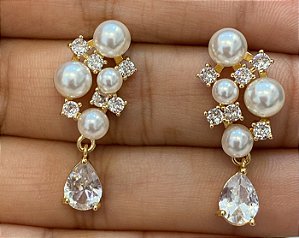 brinco dourado com perola e zirconia