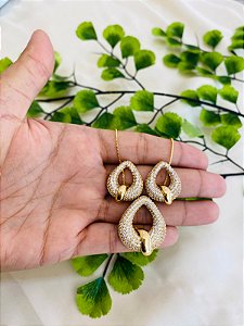 Conjunto Oval Cravejado