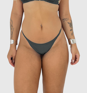 Tanga marquinha feminina