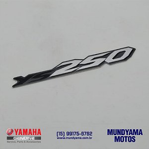 Emblema 1 (YS 250) (DBNM8) - YS FAZER 250 (Genuíno) (Original Yamaha)
