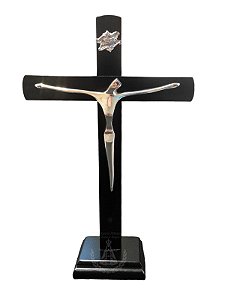 Crucifixo Madeira Cristo em Estanho de Mesa 35X23 cm