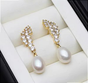 Brinco dourado , zircônias e pérolas de água doce  088