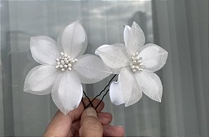 Lírio Carmen Com Pérolas /Unidade (em porcelana e organza de seda pura)