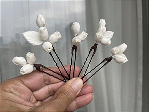 Conjunto pins com Mini botões de rosas