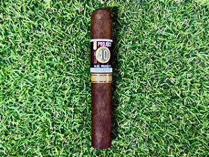 Charuto Alec Bradley Project 40 Maduro Robusto - Unidade