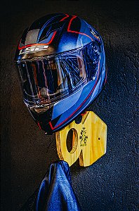 SUPORTE PARA CAPACETE E JAQUETA DA KRAKOSS GARAGE