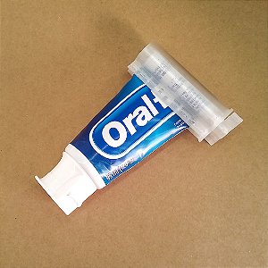 Dosador com Borboleta de Creme Dental