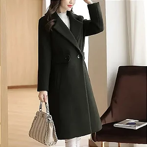 Sobretudo feminino executivo com Corte Europeu e tecido nobre — elegância e proteção para o inverno com estilo profissional.