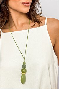 Colar Longo Fino Peças Resina Gota Verde