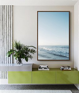 Quadro Vertical Mar Calmo Ondulado Céu Azul Claro Arte em Canvas com Moldura
