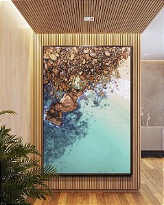 Quadro Vertical Mar Turquesa Cristalino com Praia Areia Pedras Canvas Moldura