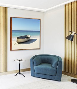 Quadro Quadrado Barco em Praia de Mar Azul Céu Claro Canvas Moldura