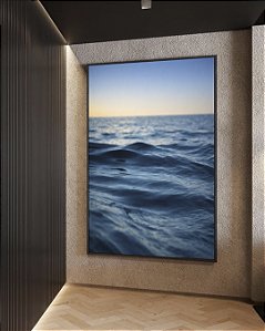 Quadro Vertical Nascer do Sol em Mar Ondulado suave Azul Natureza Canvas Moldura