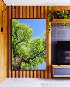 Quadro Vertical Céu Azul Vivo Copa de Árvore Folhas Verdes Paisagem Natureza Canvas Moldura