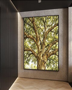 Quadro Vertical Árvore Majestosa Folhagem Verde Luz Dourada Natureza Canvas Moldura