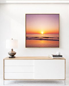 Quadro Quadrado Pôr do Sol no Mar Praia Céu Lilás Serenidade Canvas Moldura