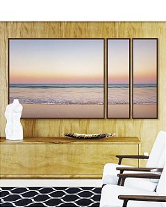 Trio de Quadros Estilizados Horizonte Rosé sobre Mar Sereno Praia Areia Clara Canvas Moldura