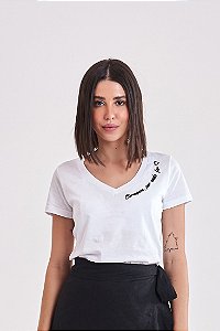 T-Shirt Bordada Branca Fé