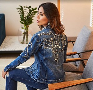 jaqueta jeans bordada com pedraria