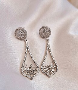 Brinco gota com arabesco ANTIALÉRGICO