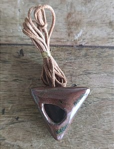 Colar Difusor Triângulo Pequeno Marrom