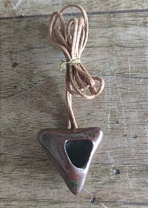 Colar Difusor Triângulo Pequeno Marrom