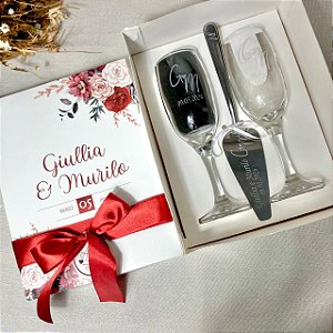 Caixa + 2 Taças Windsor champanhe + Espátula - Personalizados